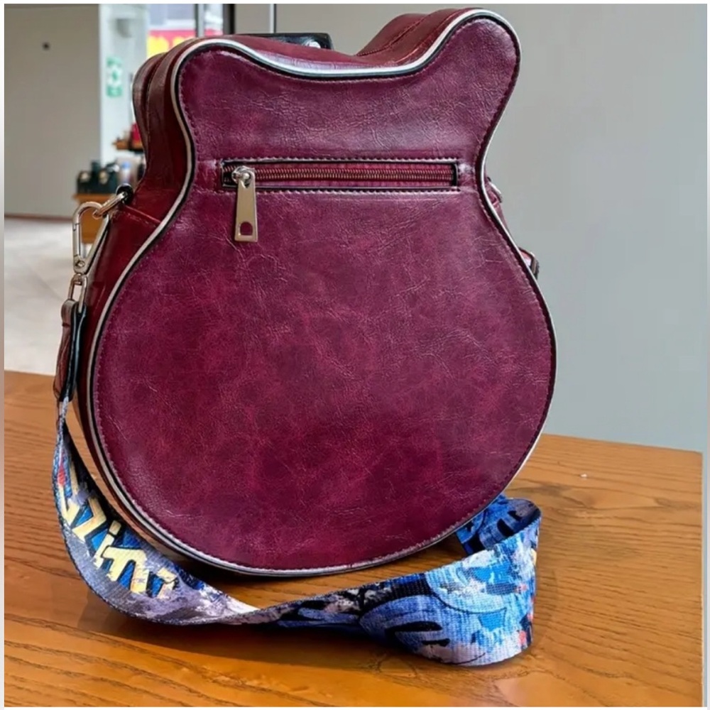 Rockin' Guitar Shaped Crossbody Bag 🎸🎸🎸 - Picture 3 of 14